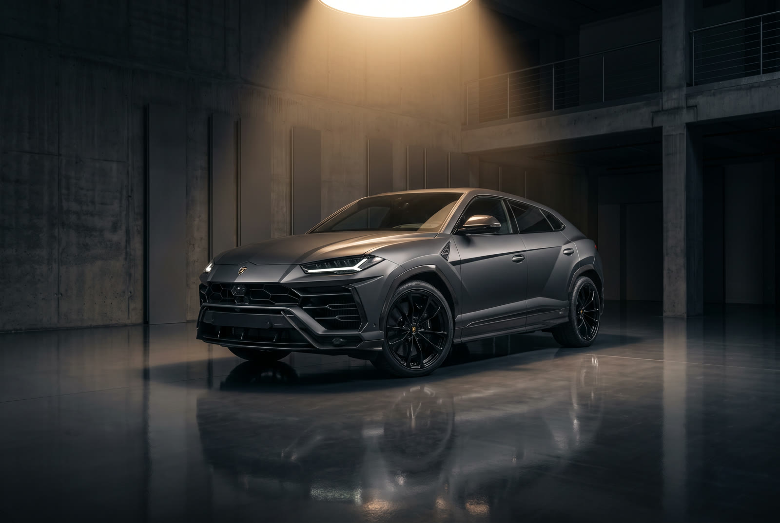 Lamborghini Urus dans le showroom
